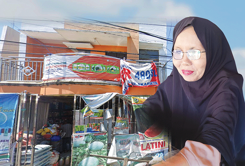 Hj. Maryam Pemilik Kios Tani Makmur HSS Kalsel